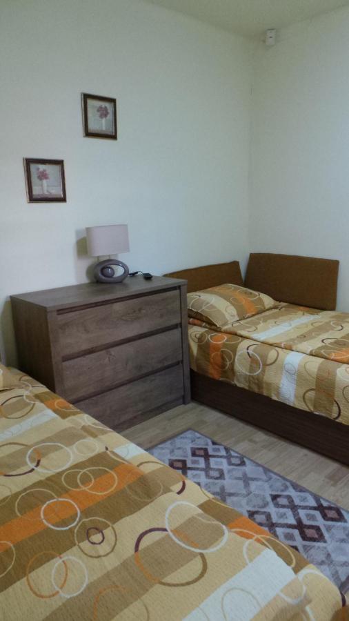 Rozalia Apartman Gyula Extérieur photo